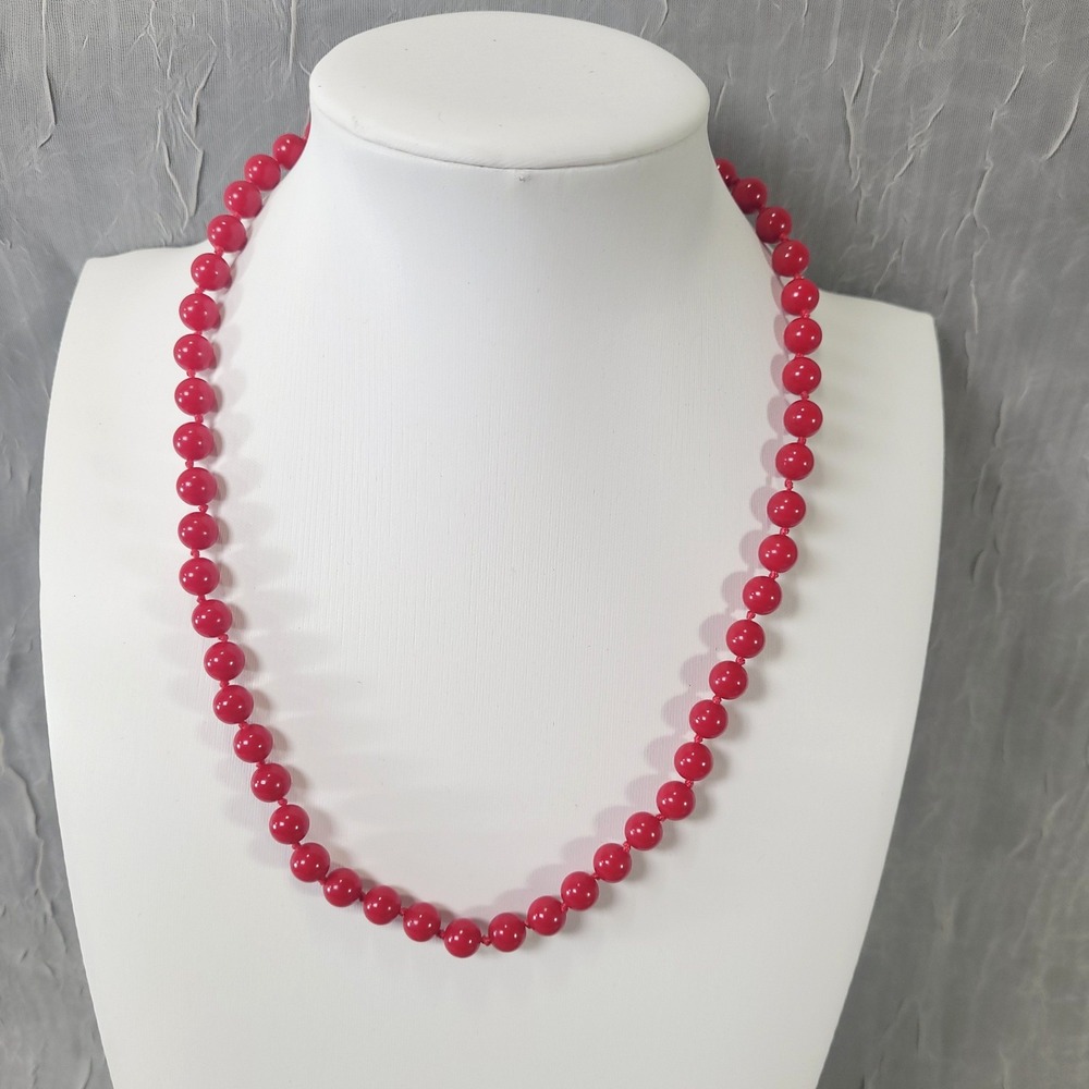 Napier Bead Necklace Women 18 Inch Red Acrylic Knotted Vintage Gold Tone Clasp